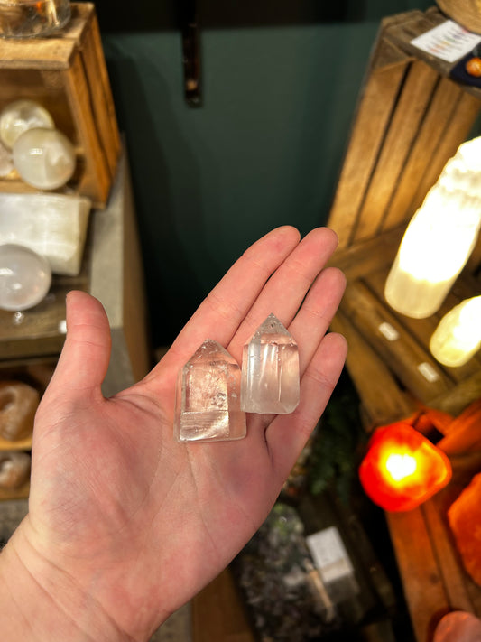 Small clear quartz points